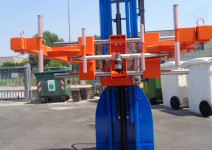 03_mini_lifter_with_gripper_italian_production