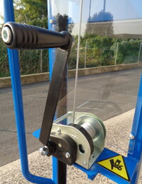Oversized winch with extended crank